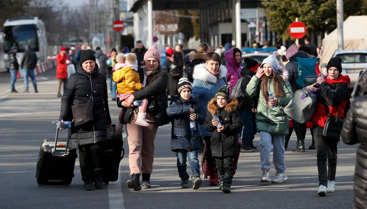 Беженцы на румыно-украинской границе, Сирет, 26 февраля 2022 года. Фото: Robert Ghement / EPA