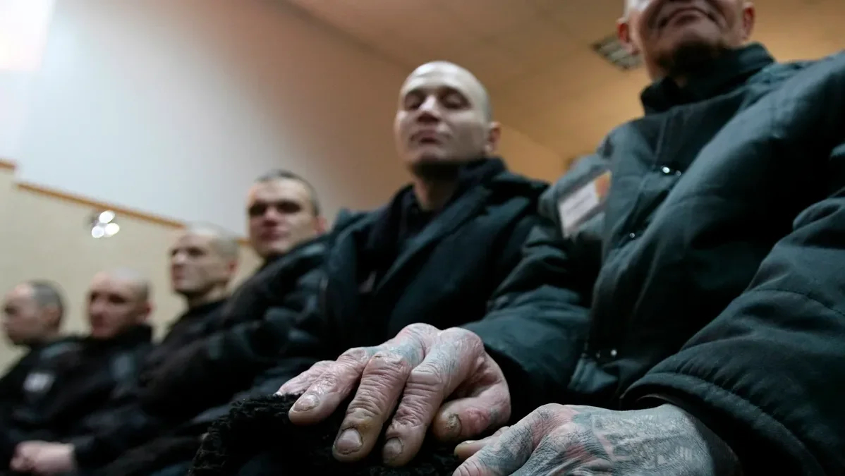 Convicts in arms