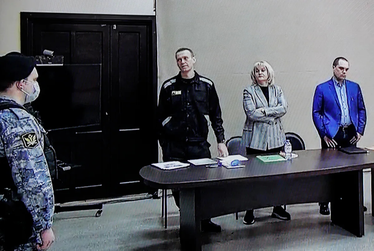 Navalny, Mikhaylova and Kobzev in court in the Pokrov penal colony, Vladimir region, 22 March 2022. Photo: Yury Kochetkov / EPA