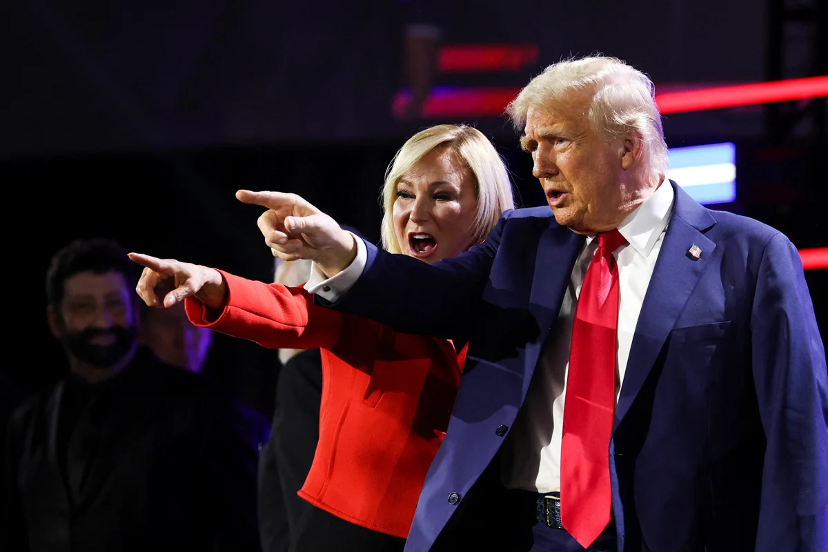 Дональд Трамп и Пола Уайт на саммите National Faith Advisory Summit в Джорджии, США, 28 октября 2024 года. Фото: Brendan McDermid / Reuters / Scanpix / LETA