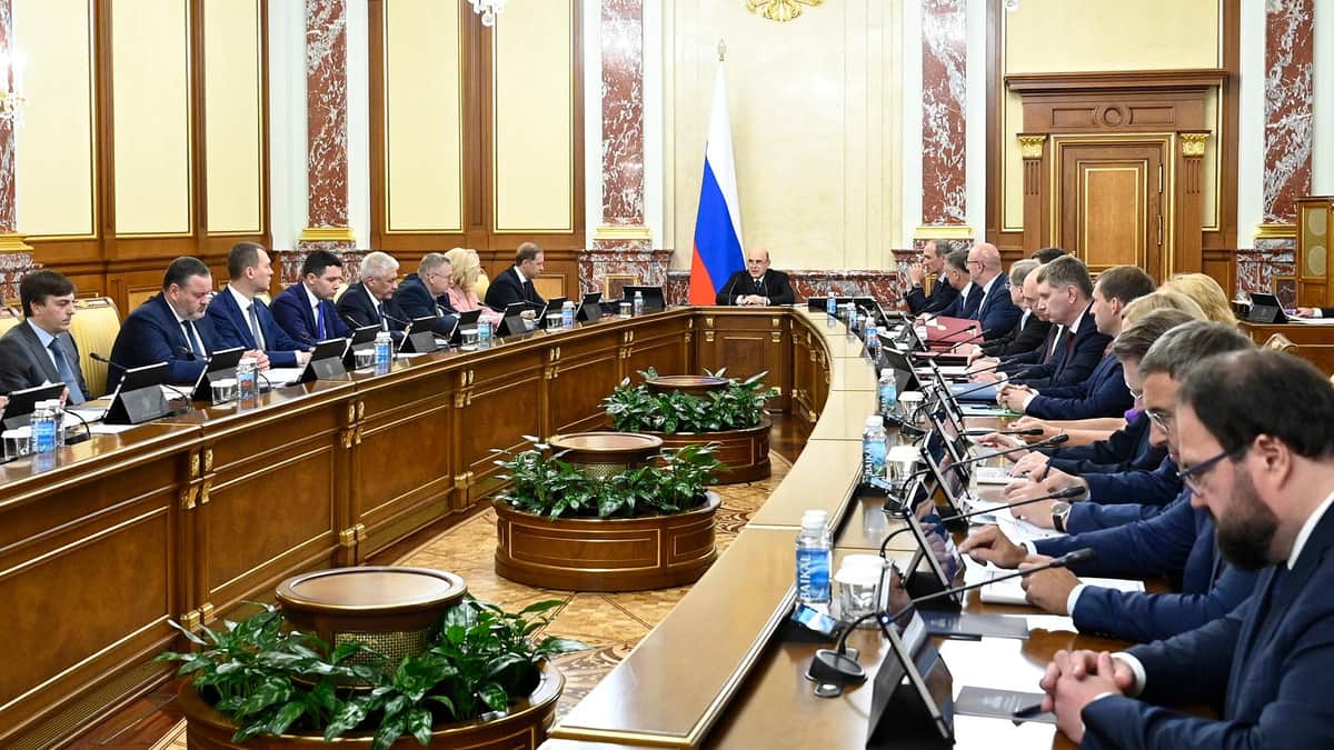 Кабмин РФ внес в Госдуму проект бюджета на 2027-2029 годы. Общий дефицит составит почти 16 трлн рублей