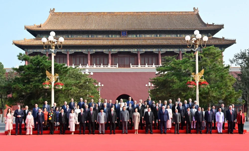 Chinese President Xi Jinping, Vladimir Putin, North Korean leader Kim Jong Un and foreign leaders pose for a group photo ahead of the parade. Photo: EPA/XINHUA/Shen Hong