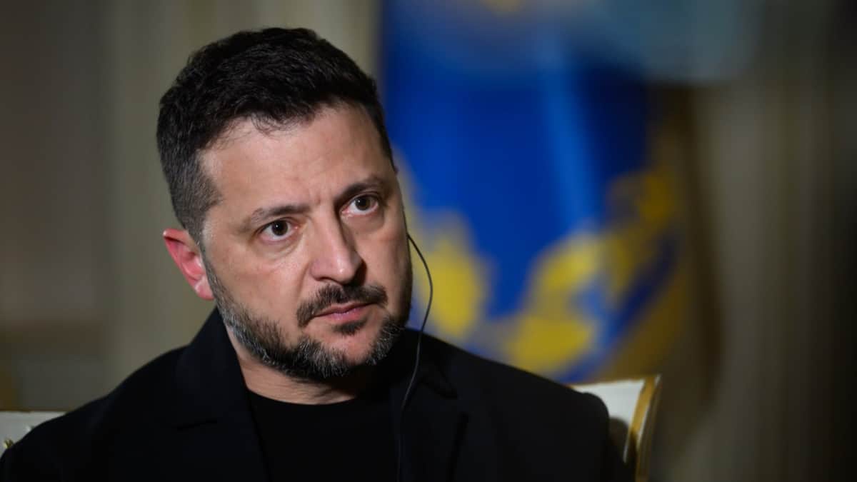 Зеленский пообещал усилить удары по российским НПЗ и создать новую баллистическую ракету уже осенью