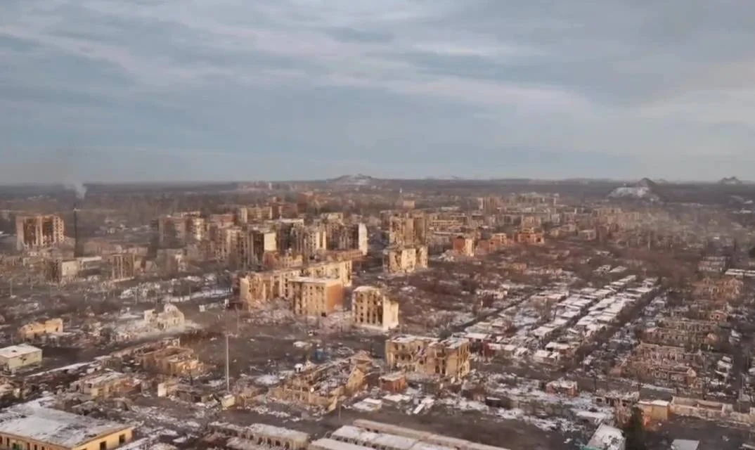 Вид на разрушенный в результате боев Торецк, 7 февраля 2025 года. Фото: Минобороны РФ / Imago Images / Scanpix / LETA