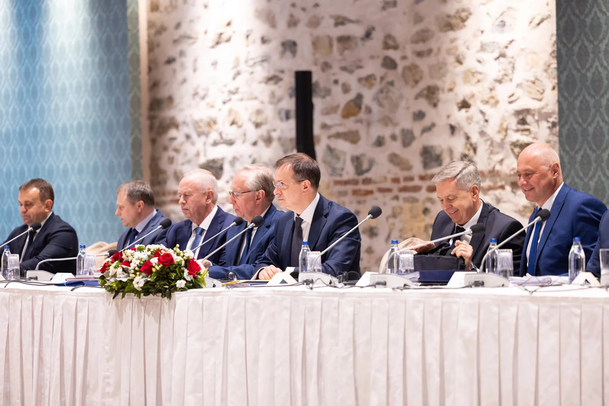 Российская делегация во время переговоров с представителями Украины в Стамбуле, 16 мая 2025 года. Фото: Министерство иностранных дел Турции