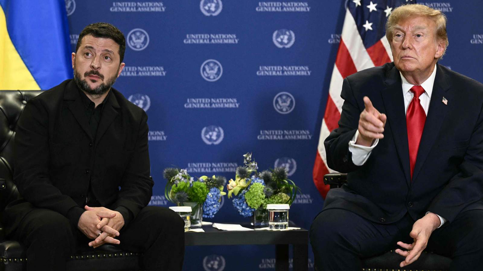 Президент США Дональд Трамп и президент Украины Владимир Зеленский во время встречи на Генассамблее ООН. Нью-Йорк, США. 22 сентября 2026 года. Фото: Brendan Smialowski / AFP / Scanpix / LETA