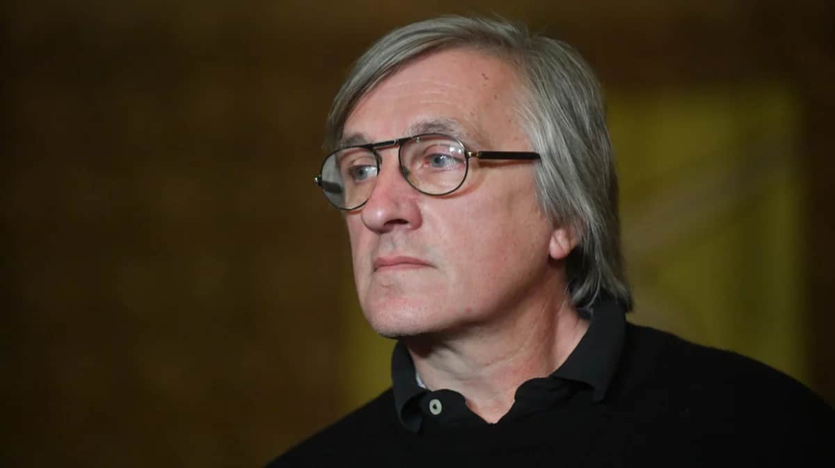 «Черно-белая птица с кровавой отметиной»