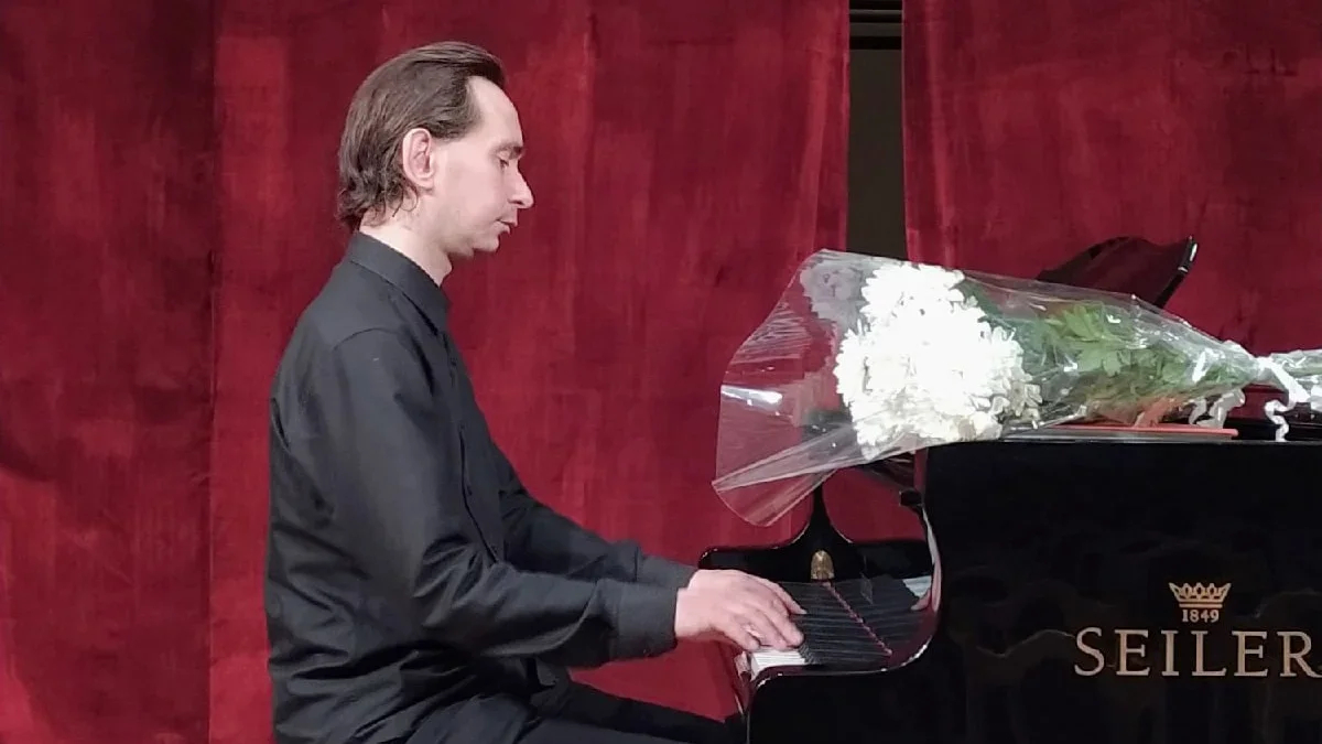 Tribute to late Russian pianist signed by world’s leading classical musicians