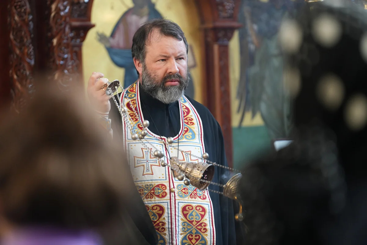 Андрей Кордочкин на панихиде по Алексею Навальному. Фото: voleemor / «Новая газета Европа»