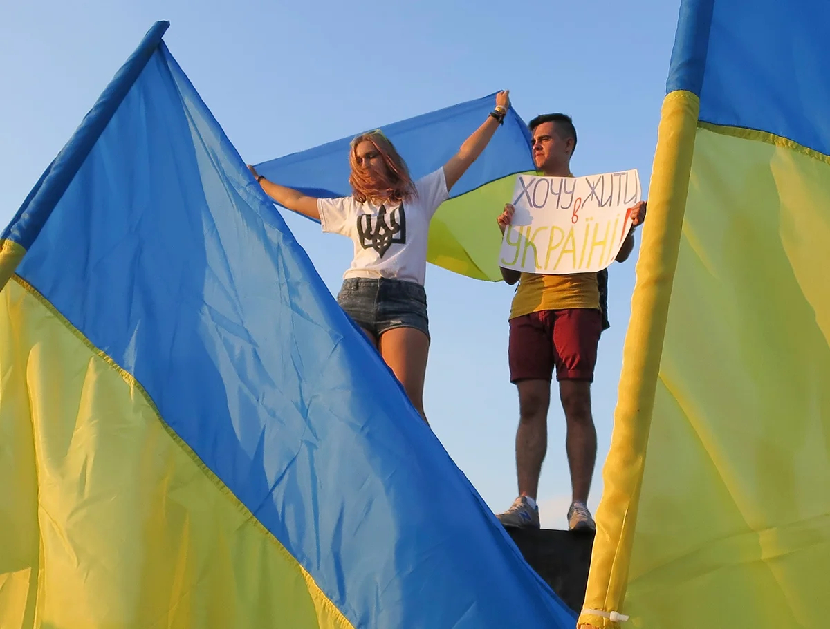 Митинг в поддержку Украины в центре Мариуполя, 28 августа 2014 года. Фото: Photomig / EPA