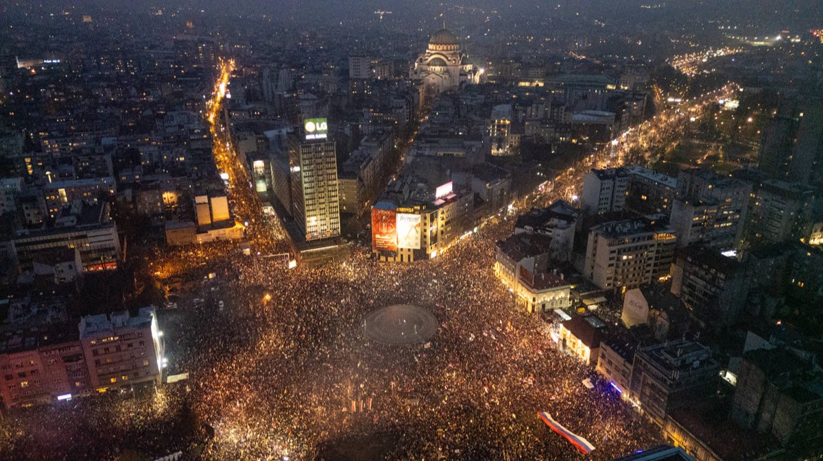В Сербии прошел крупнейший протест против правительства. Фото