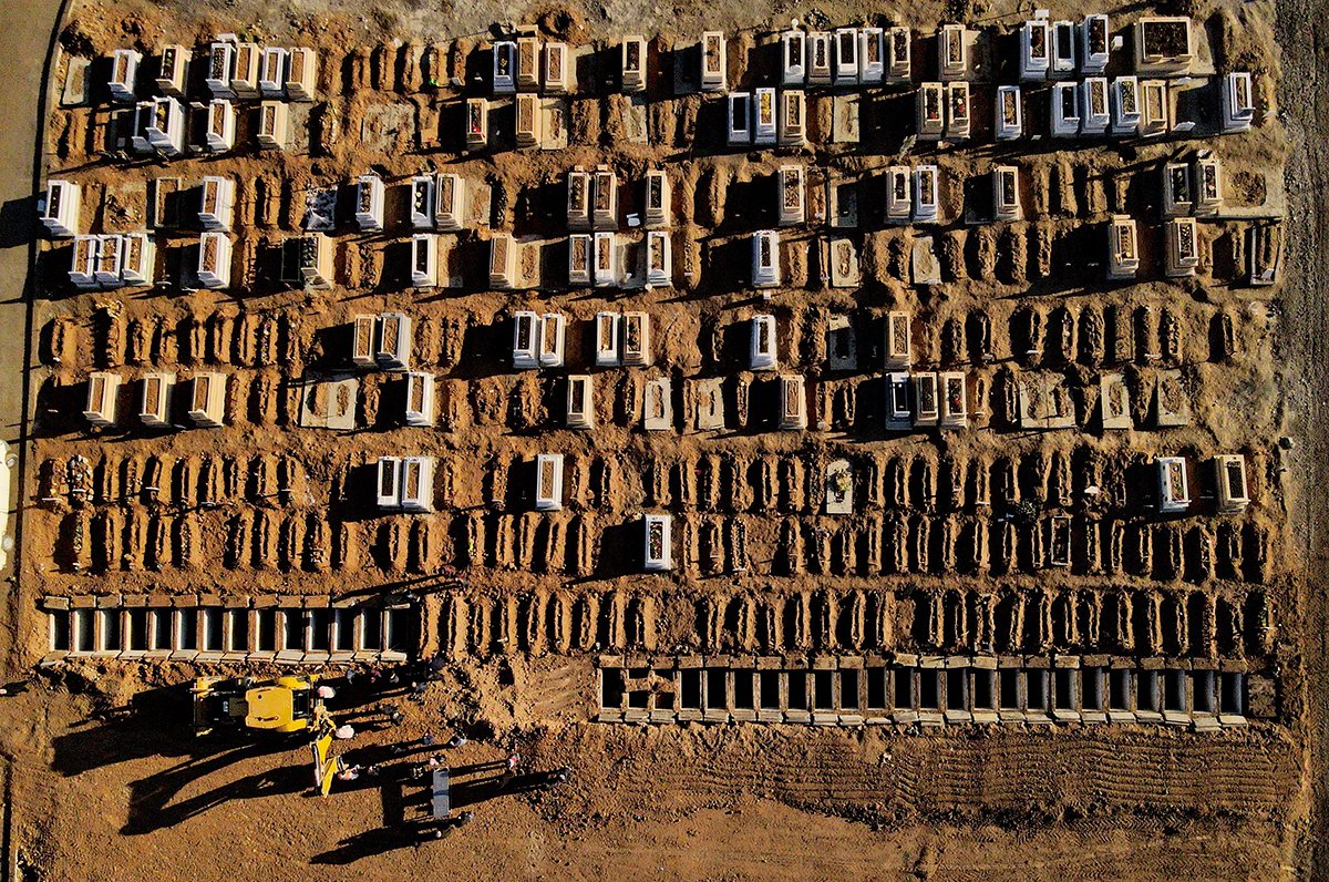 Вид с воздуха на кладбище для Covid-19, Анкара, Турция, 29 декабря 2020 года. Фото: EPA-EFE