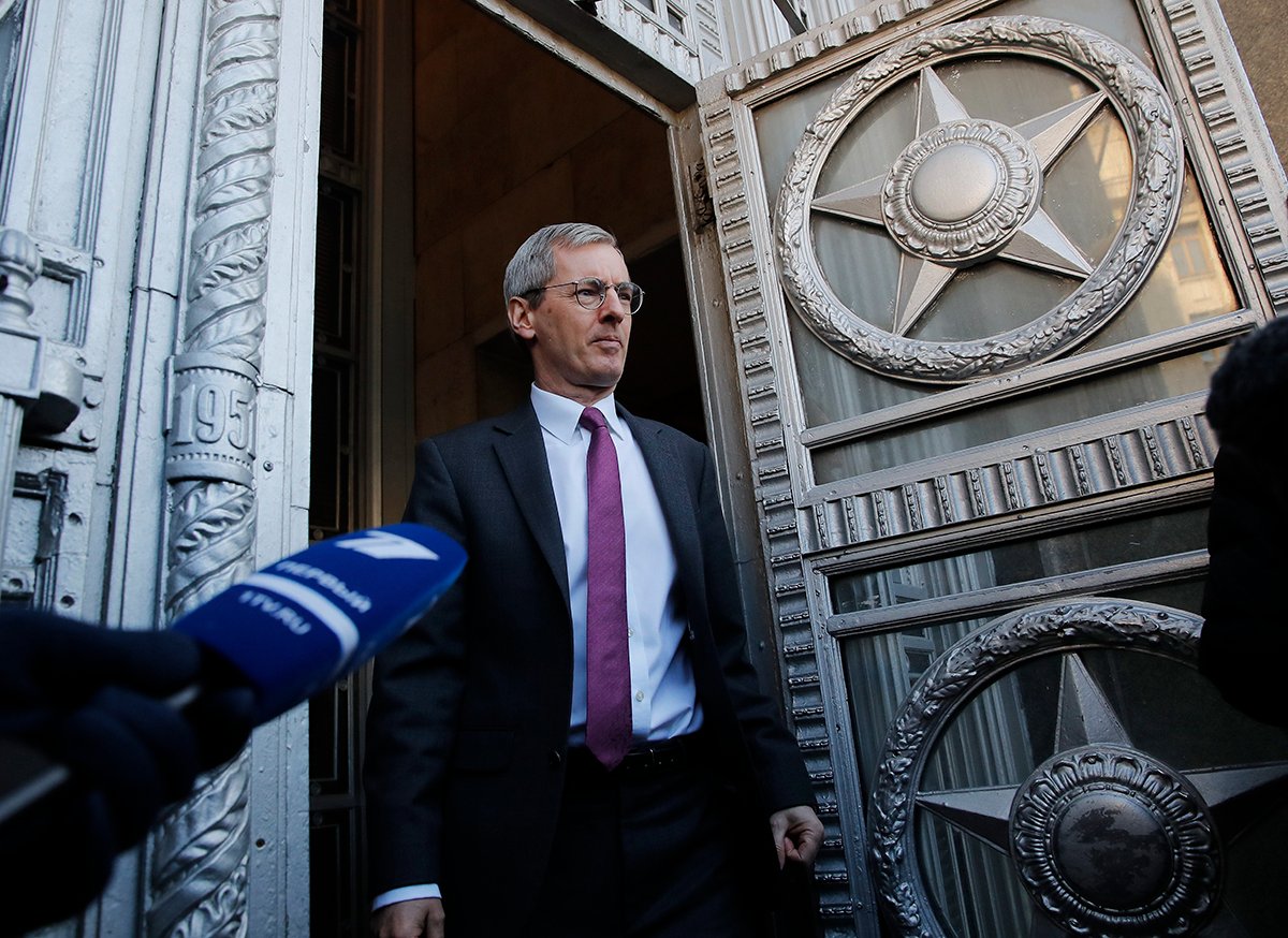 Посол Великобритании в России Лори Бристоу покидает штаб-квартиру российского министерства иностранных дел в Москве, Россия, 17 марта 2018 года. Фото: EPA