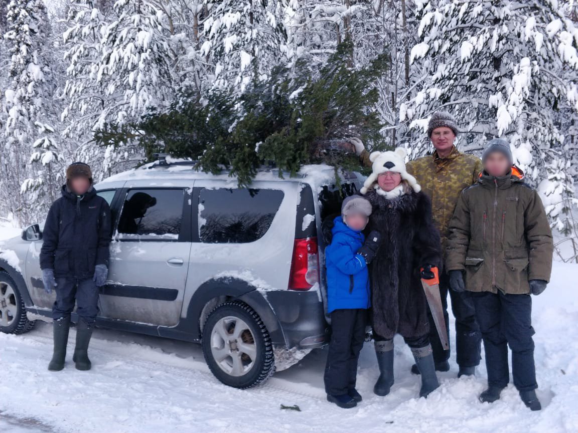 Николай Серебренников с семьей. Фото из семейного архива Серебрянниковых