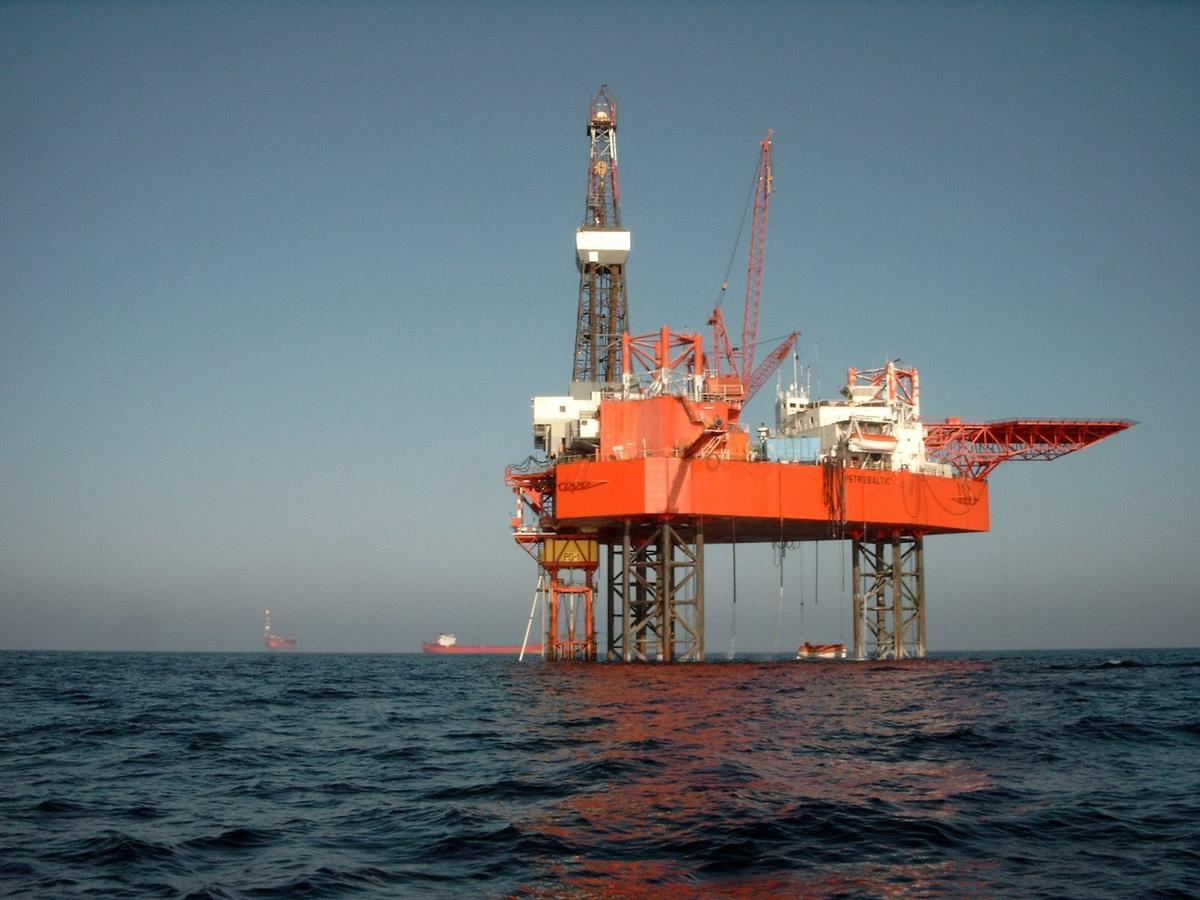 Буровая платформа Petrobaltic в Балтийском море. Фото: wikimedia