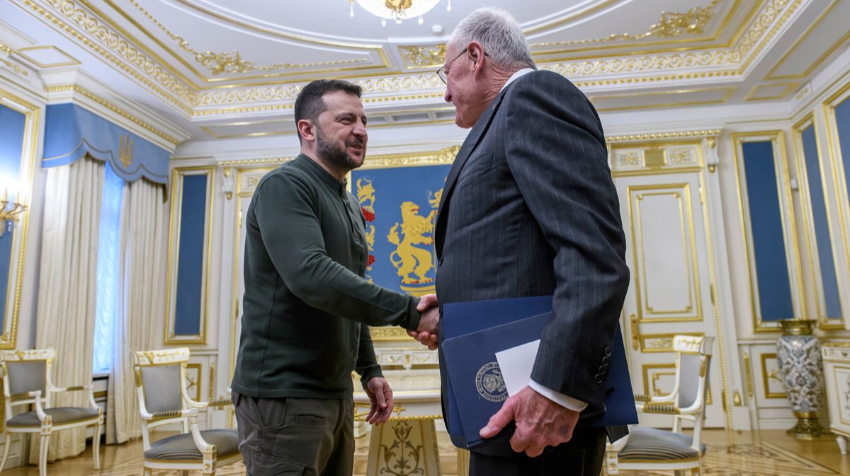 «Утрамповать» Украину