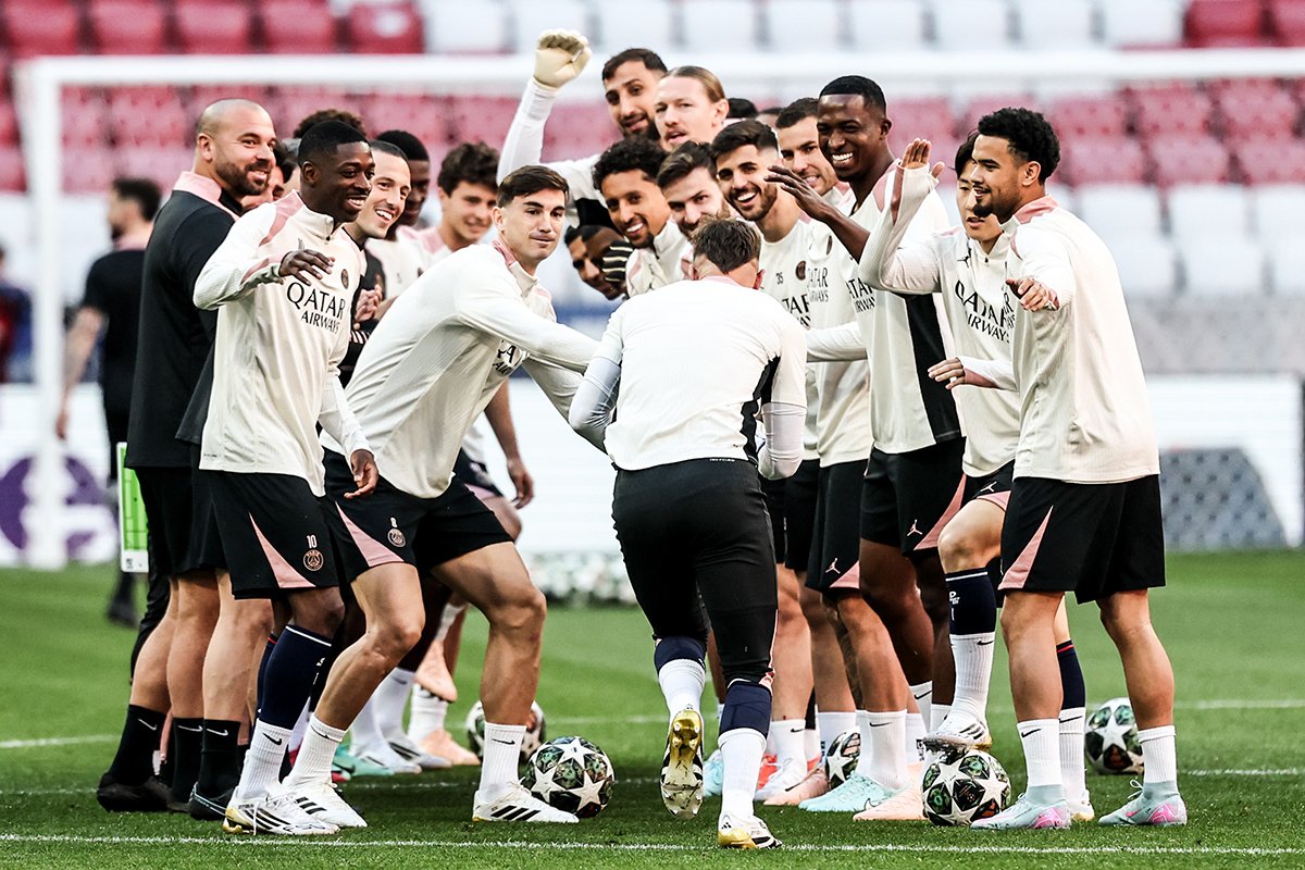 Игроки «Пари Сен-Жермен» на тренировке перед финалом Лиги чемпионов УЕФА в Мюнхене, Германия, 30 мая 2025 года. Фото: Filip Singer / EPA-EFE