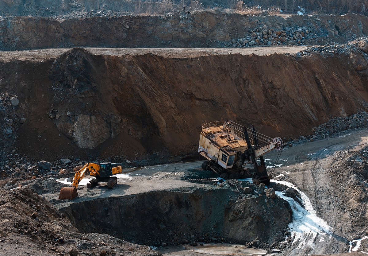 Вид на открытый карьер украинской компании по добыче природного графита «Завалевский графит» в Кировоградской области, Украина, 28 февраля 2025 года. Фото: Arsen Dzodzaiev / EPA-EFE