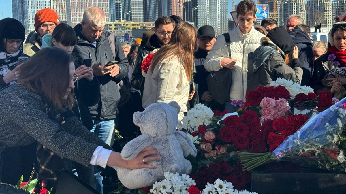 «Недавно испугались звуков лопающихся шариков»