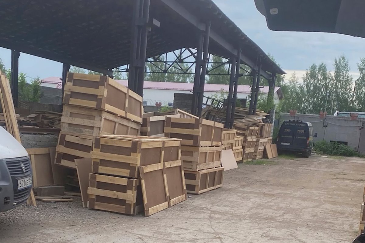 Гробы с телами погибших военных на территории ПВМК в Перми, июль 2024 года. Фото:  Народный Фронт