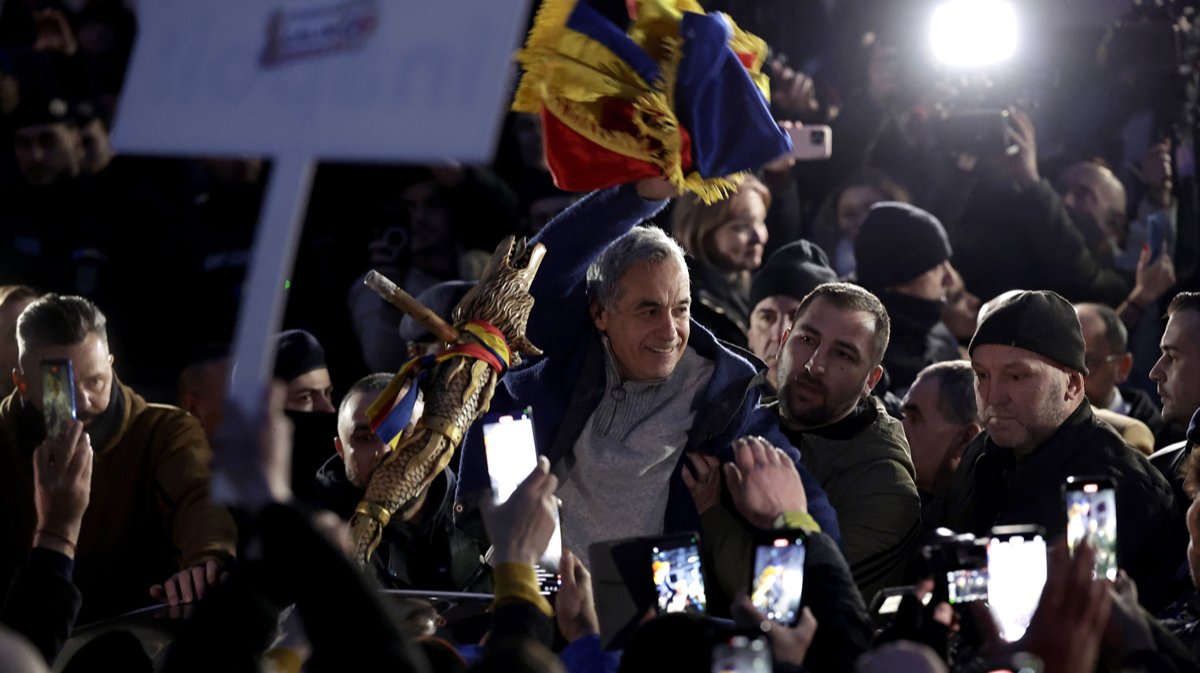 Как Кэлин Джорджеску связан с Кремлем?