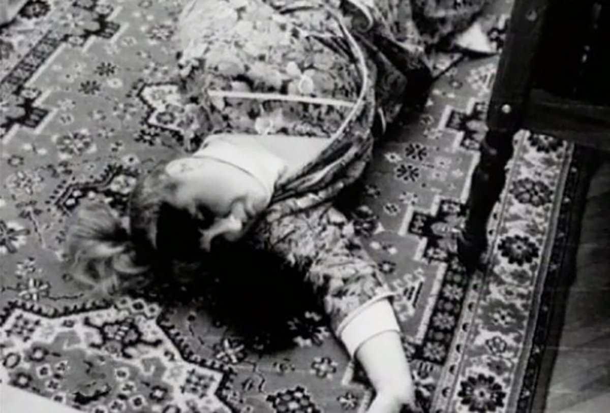Тело Валентины Теленковой. Фото: кадр из телефильма «Следствие вели. «Расстрельная статья»