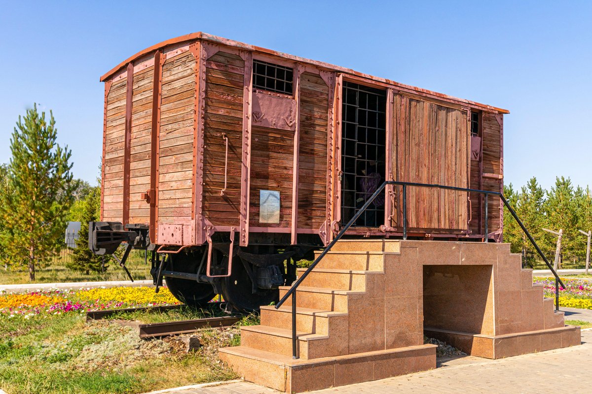 Вагон для перевозки заключенных в музее Акмолинского лагеря жён изменников Родины, Казахстан, 2 сентября 2021 года. Фото: ruelleruelle / Alamy / Vida Press
