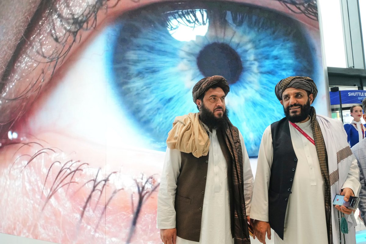 Члены «Талибана» во время Петербургского международного экономического форума, 18 июня 2025 года. Фото: Дмитрий Ловецкий / AP Photo / Scanpix / LETA