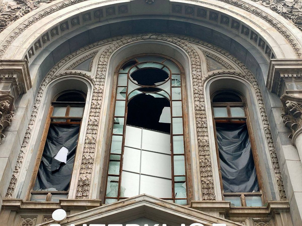 Поврежденные здания в результата удара по Одессе, 1 февраля 2025 года. Фото: телеграм-канал  городского головы Одессы Геннадия Труханова