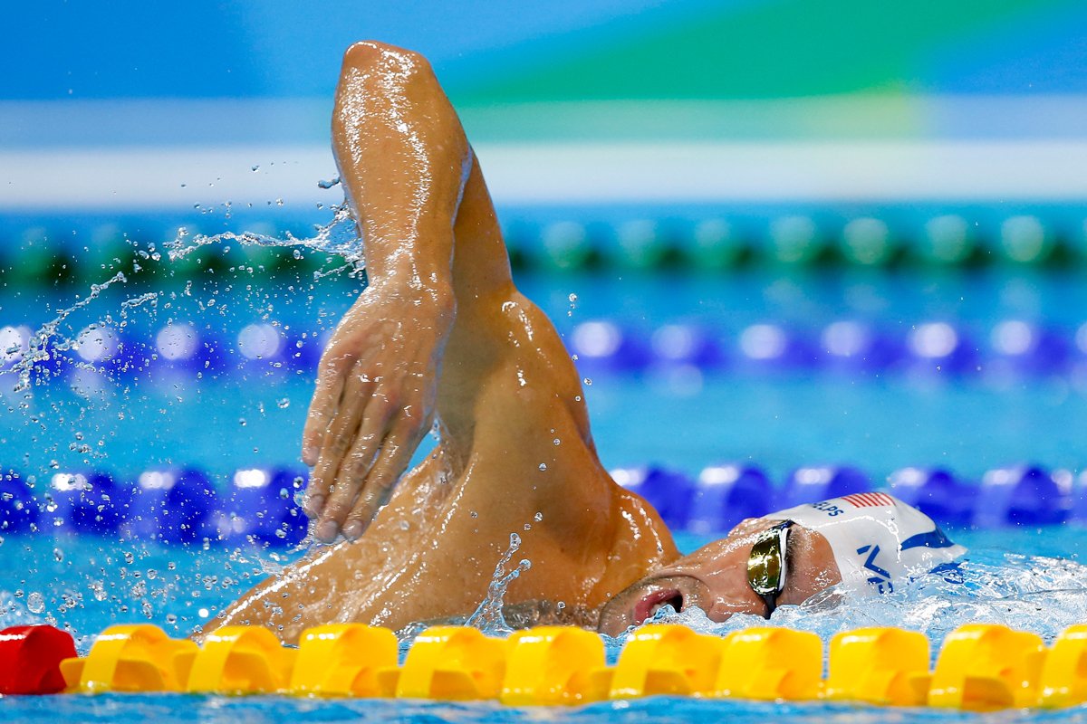 Майкл Фелпс в бассейне Олимпийского водного стадиона в Рио-де-Жанейро, Бразилия, 2 августа 2016 года. Фото: Patrick B. Kraemer / EPA