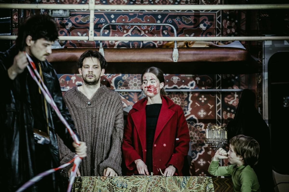 «Петровы в гриппе». Фото: Фото: Ира Полярная. gogolcenter.com