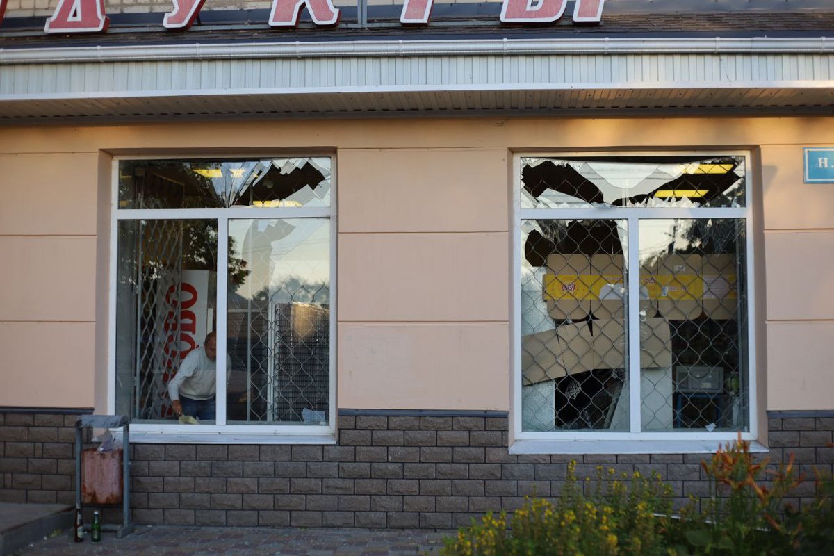 Разбитые окна в результате обстрела Белгорода, 3 июля 2022 года. Фото: Виктория Литвин