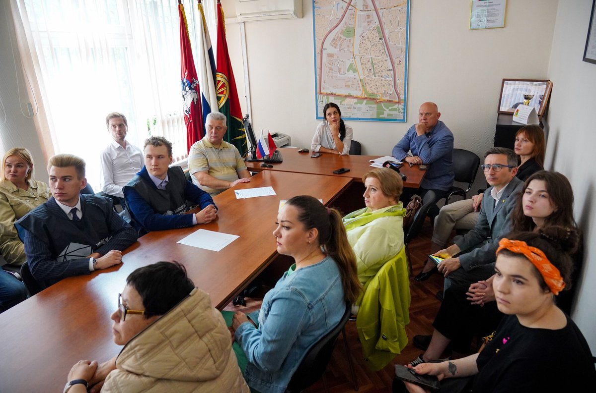 Встреча с жителями и муниципальными депутатами в Южном административном округе Москвы. Фото: Александр Авилов / АГН «Москва»